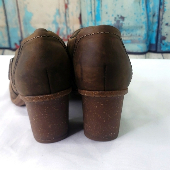 Clarks Collections Distressed Ankle Boots - Picture 4 of 6